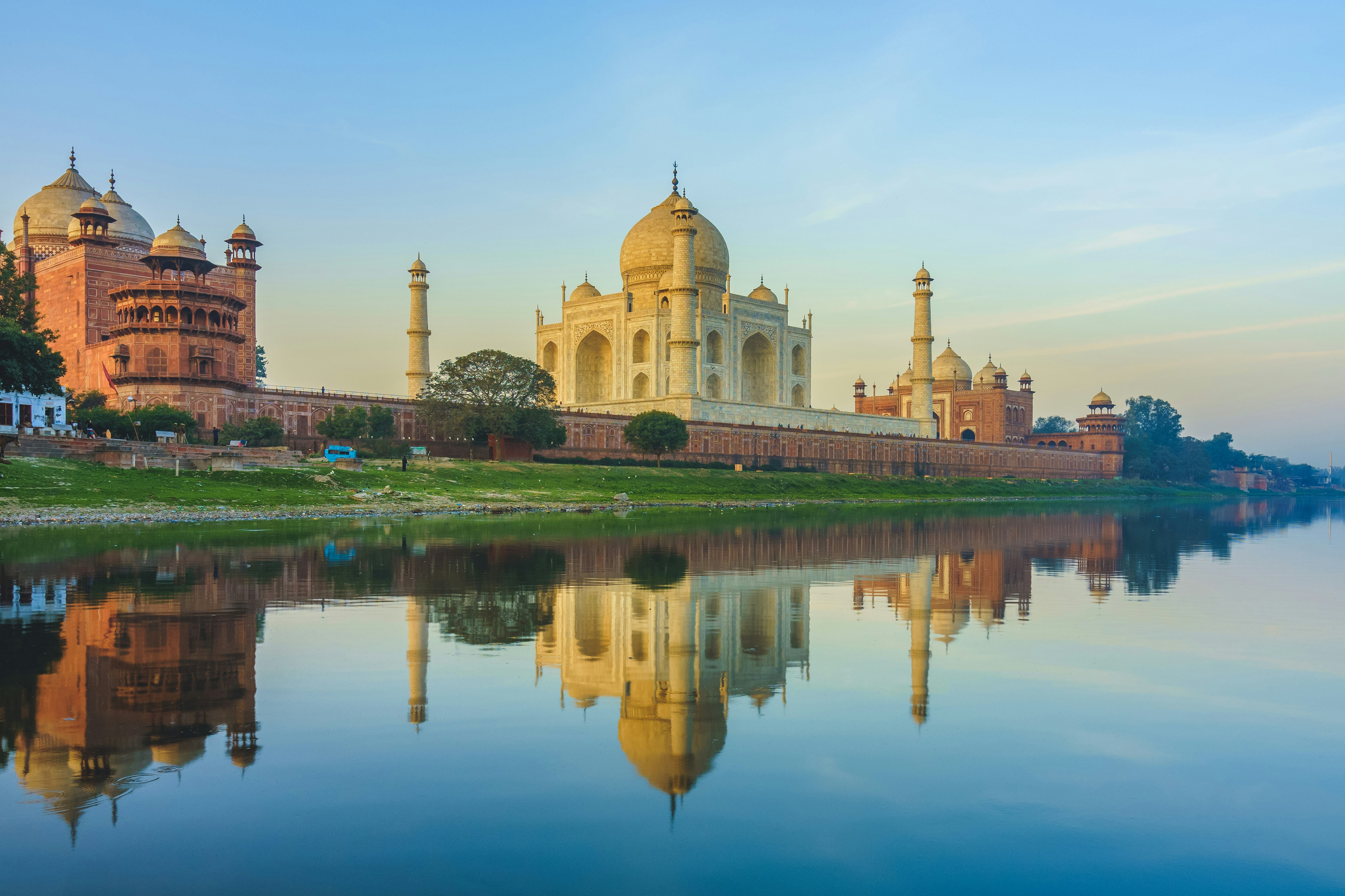 India8